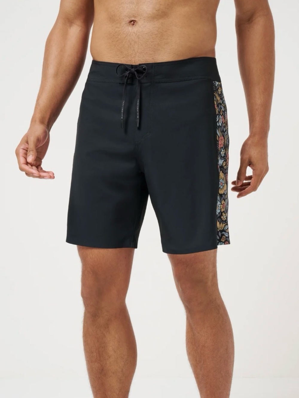 NEW NWT Travis Mathew Day Cruise Men's Black Swim Shorts Trunks size 33